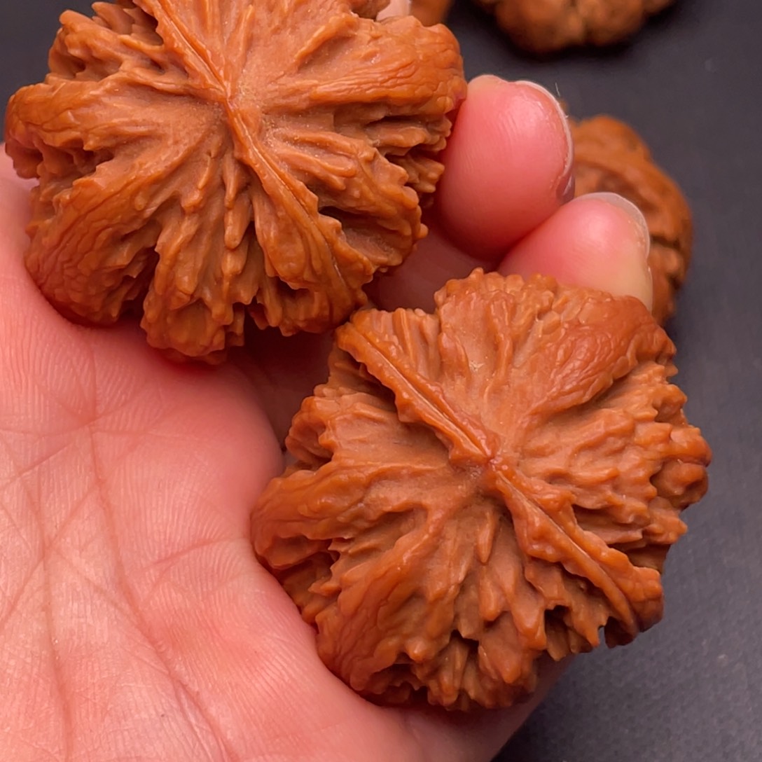 文玩核桃吊坠秦岭野生核桃