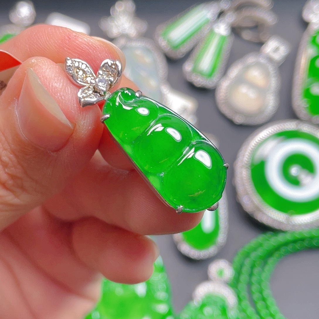 吊坠(不含链)未镶嵌翡翠