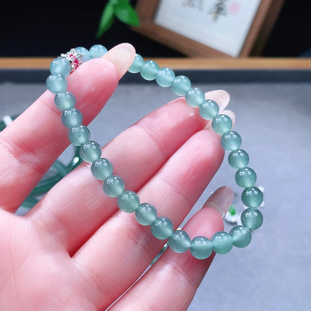 翡翠未镶嵌手镯（圆镯）