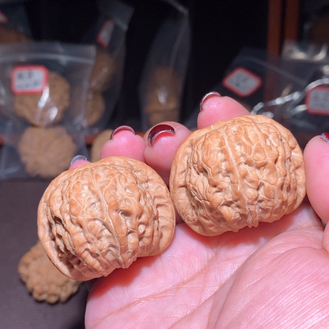 文玩核桃把件血麒麟