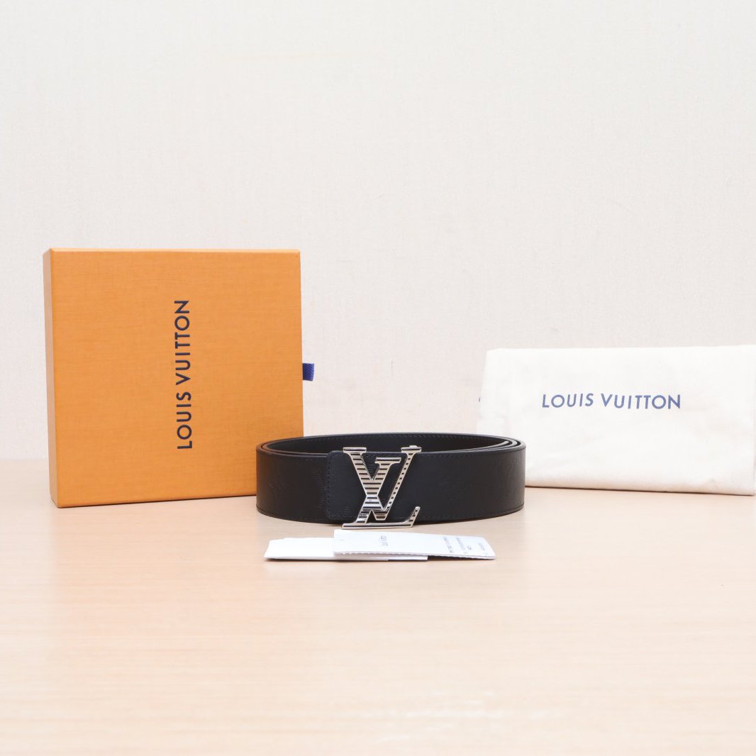 99新 LouisVuitton/路易威登 小花攀攀 黑色 皮革C 暗花 腰带