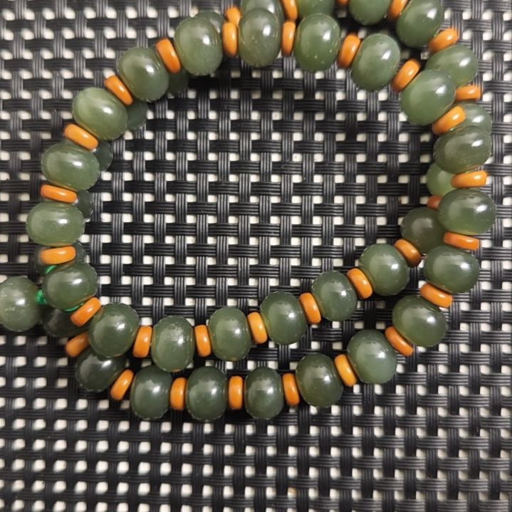 和田玉未镶嵌手串