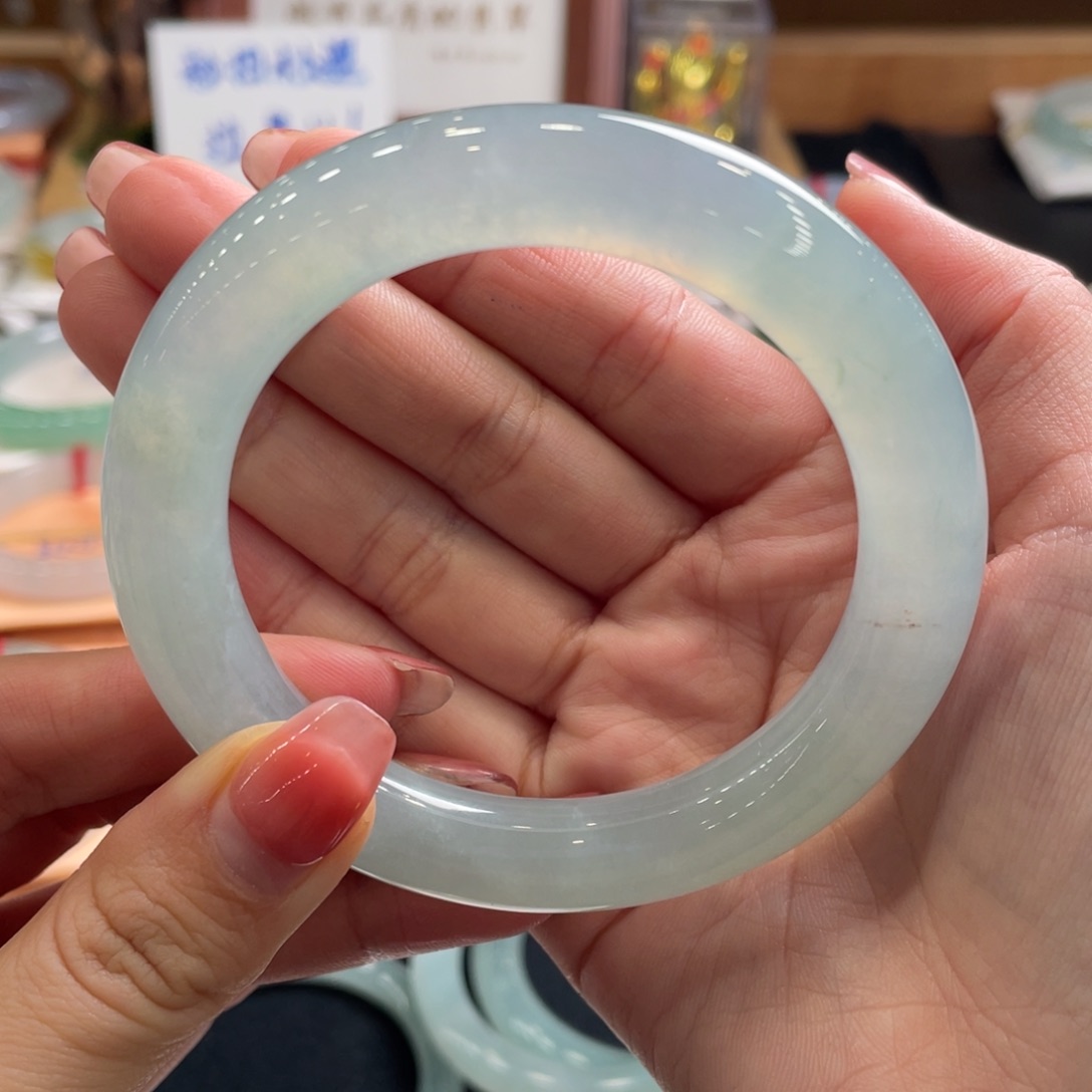 翡翠手镯未镶嵌57圆