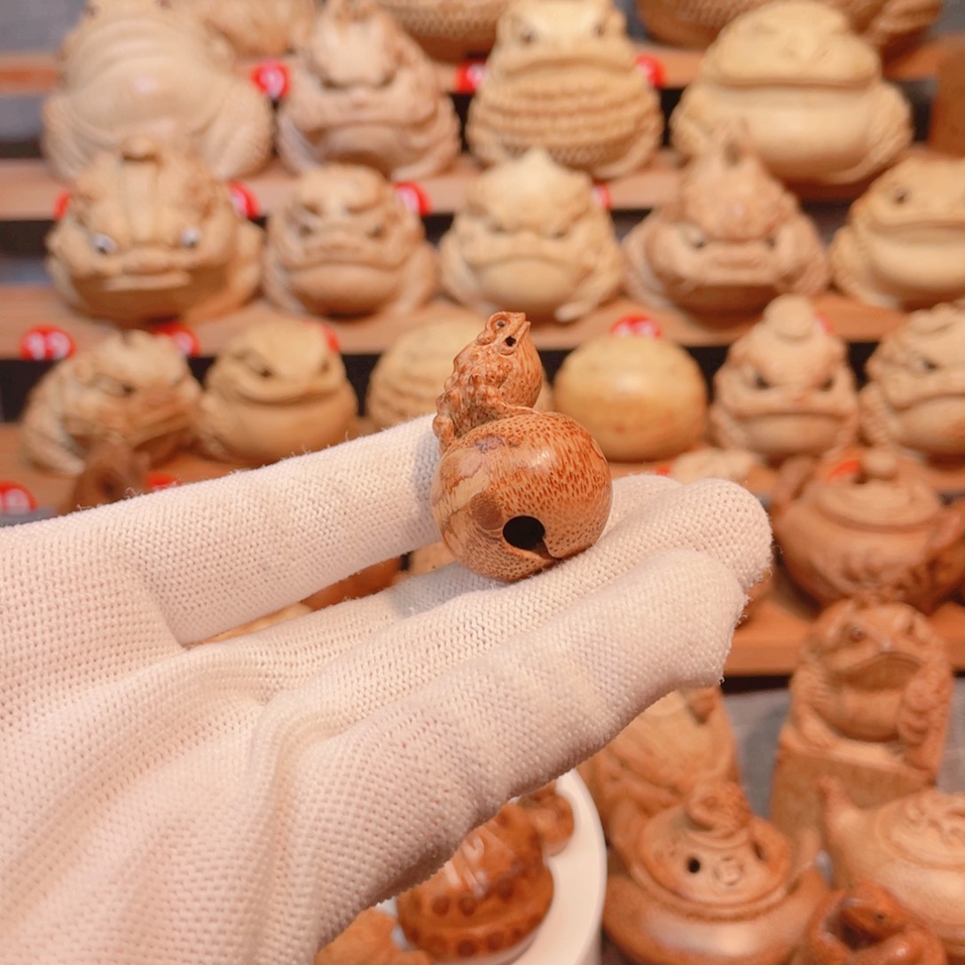 竹根雕小铃铛挂件