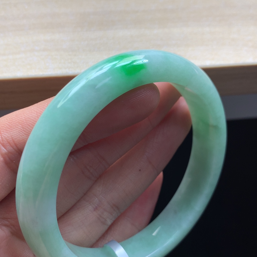 未镶嵌手镯翡翠手镯