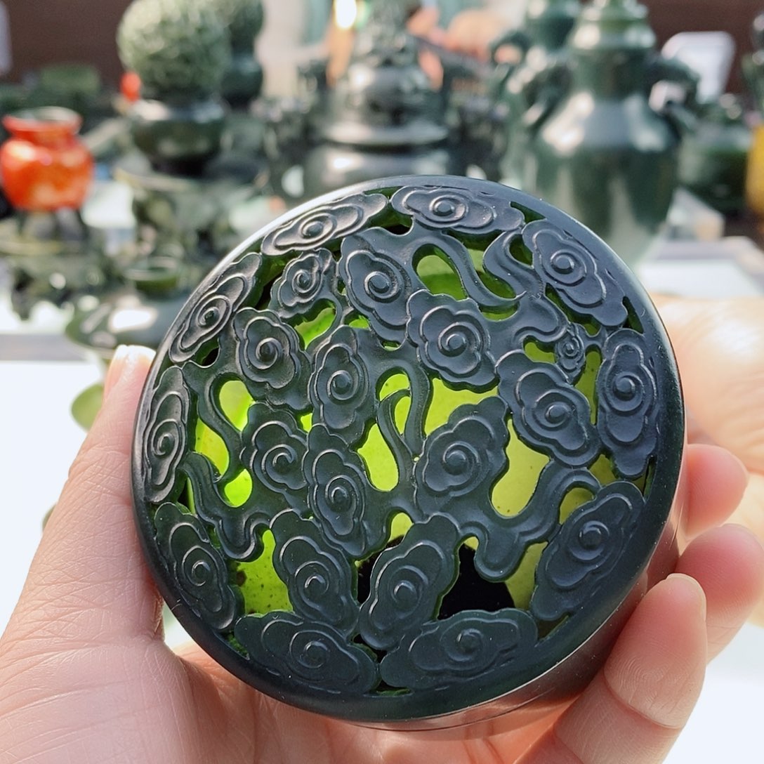 和田玉（青玉）未镶嵌摆件微瑕