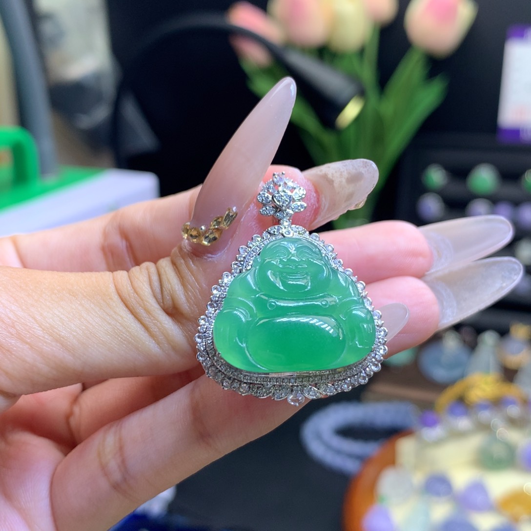 翡翠18K金镶嵌颈饰天然