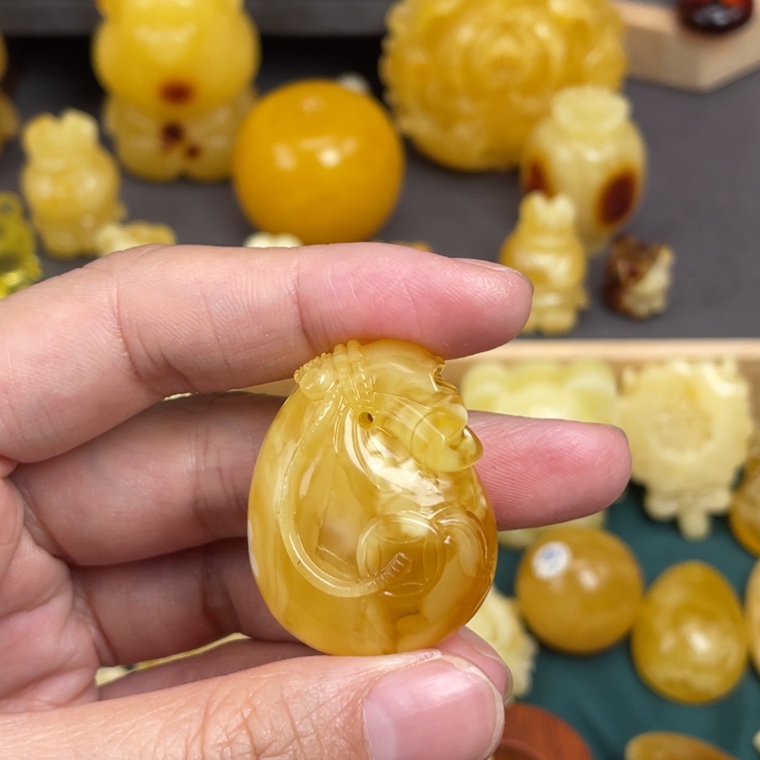 未镶嵌琥珀裸石蜜蜡