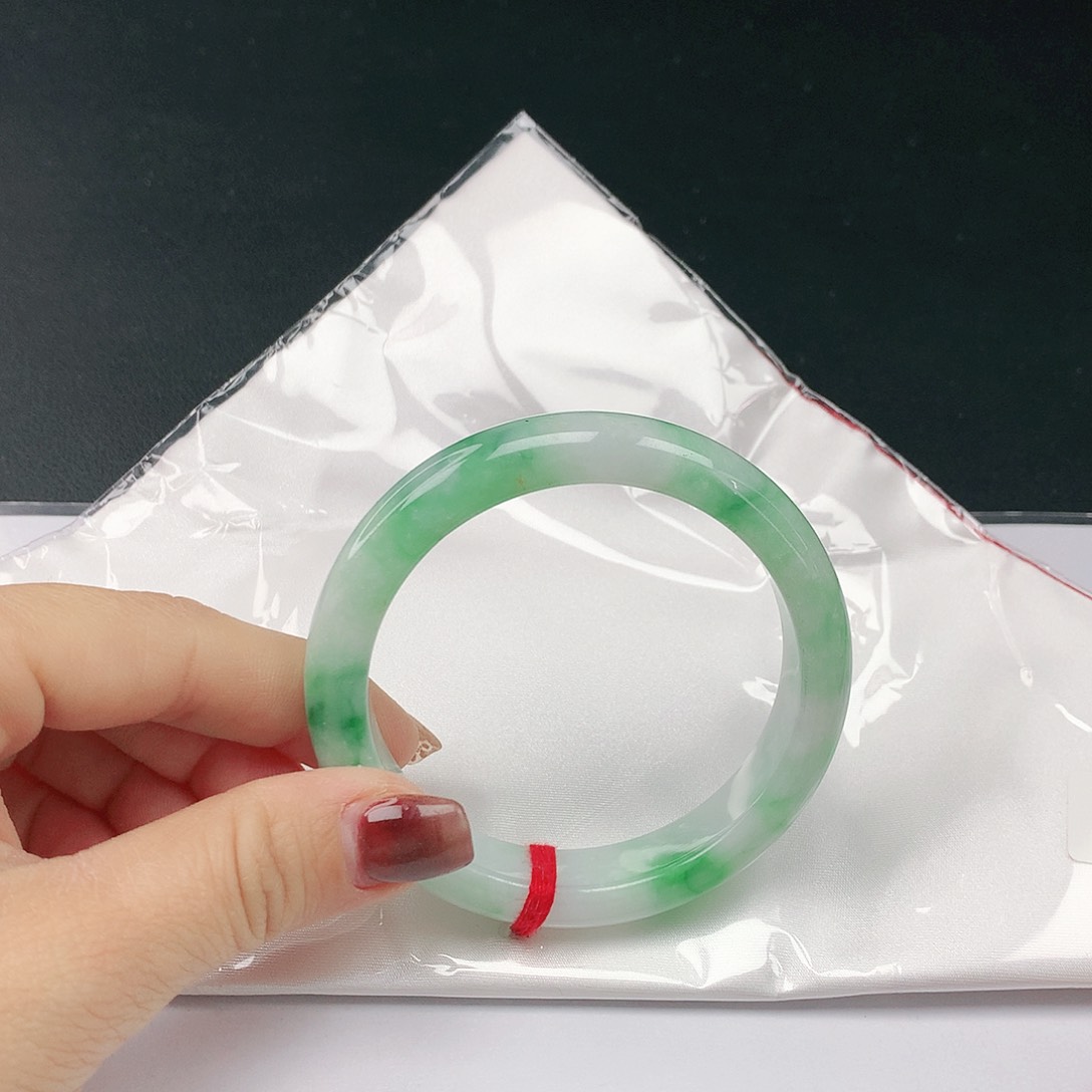翡翠手镯未镶嵌翡翠041