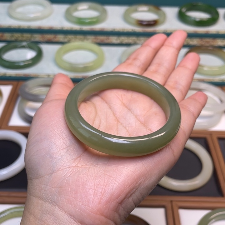 和田玉手镯未镶嵌51