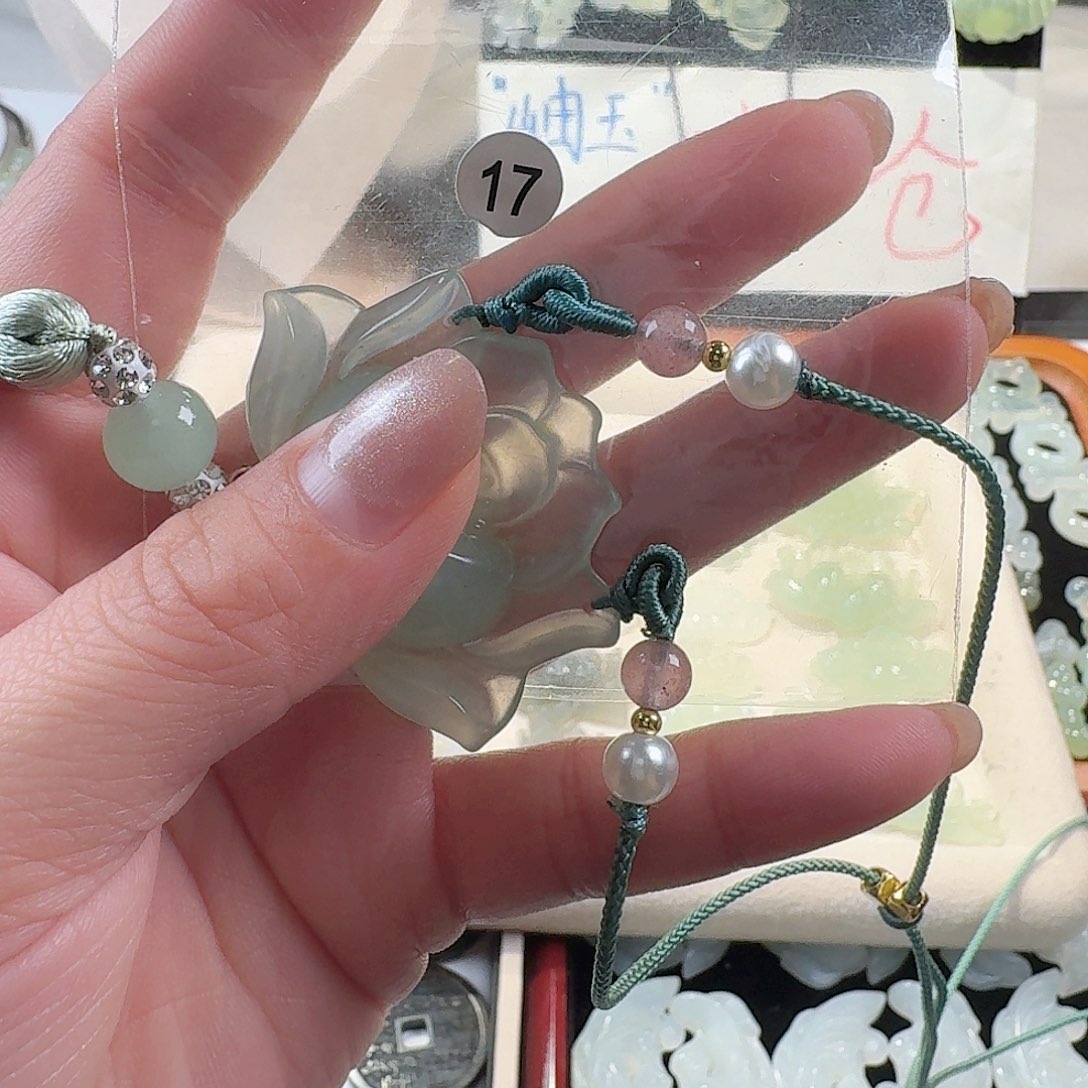 蛇纹石玉颈饰合金精美礼品