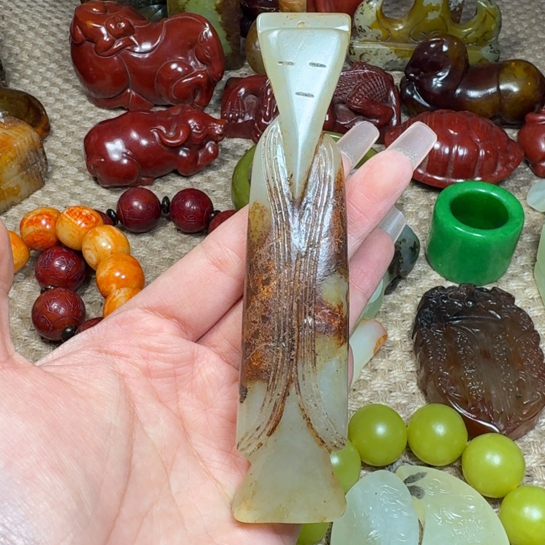 蛇纹石玉未镶嵌颈饰