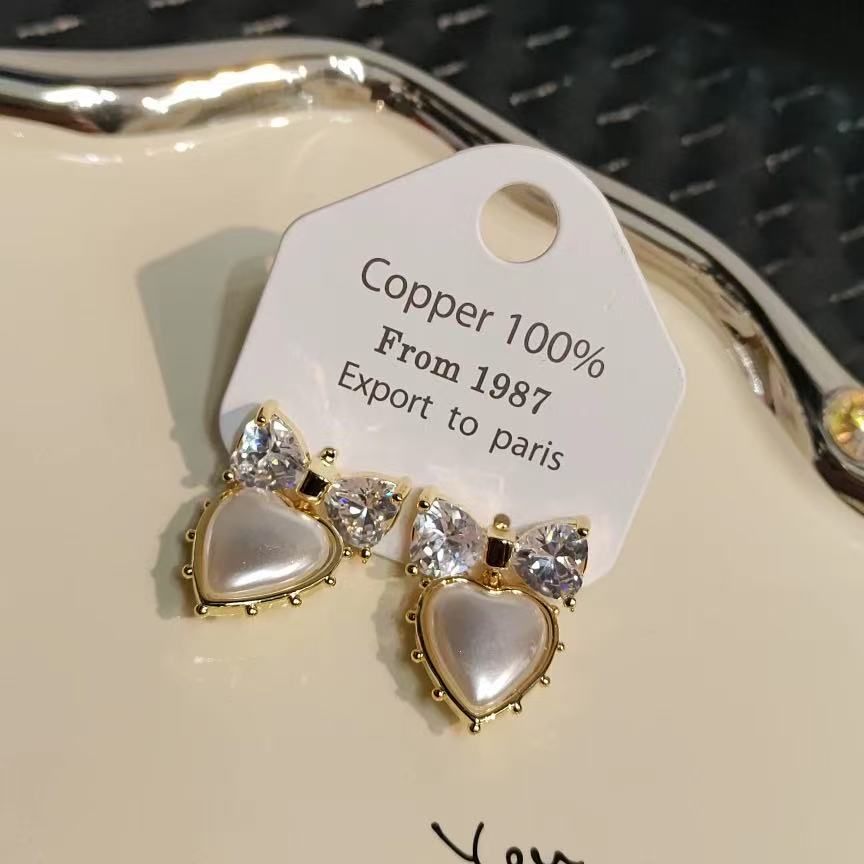 铜合金锆石耳饰 ins韩版可爱百搭设计感锆石蝴蝶结轻奢温柔耳饰