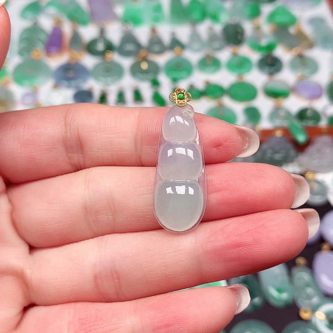 翡翠颈饰18K金镶嵌天然翡翠A货