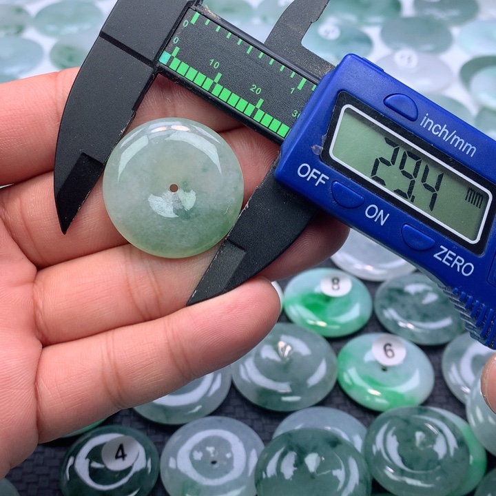 翡翠颈饰未镶嵌缅甸天然A货翡翠