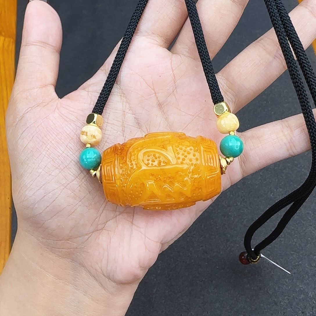 琥珀颈饰未镶嵌吊坠