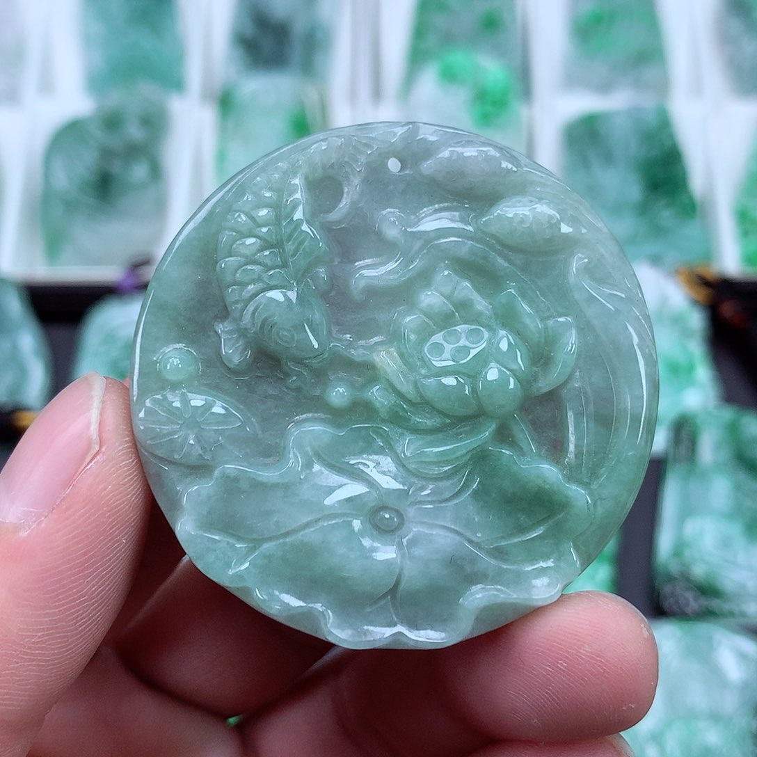 翡翠颈饰未镶嵌翡翠吊坠