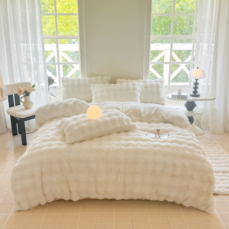 2025新款兔毛绒床品套件法式牛奶绒四件套奶绒多功能盖毯单被被芯