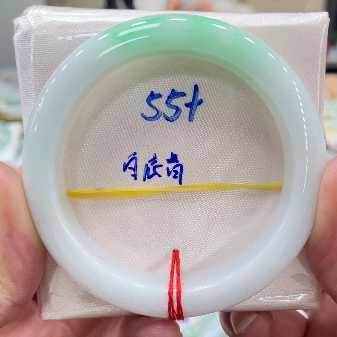 翡翠未镶嵌手镯翡翠手镯