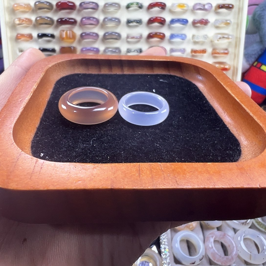 圆***-玛瑙/玉髓未镶嵌戒指B15不退换15.7港11两只