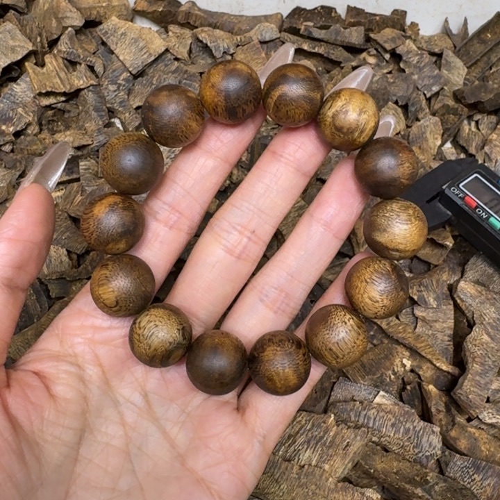 沉香香囊沉香岁**忧海南老白棋沉浮