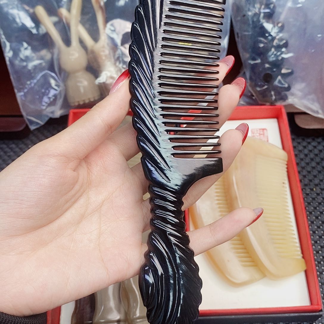 纯手工制作纯牛角梳子