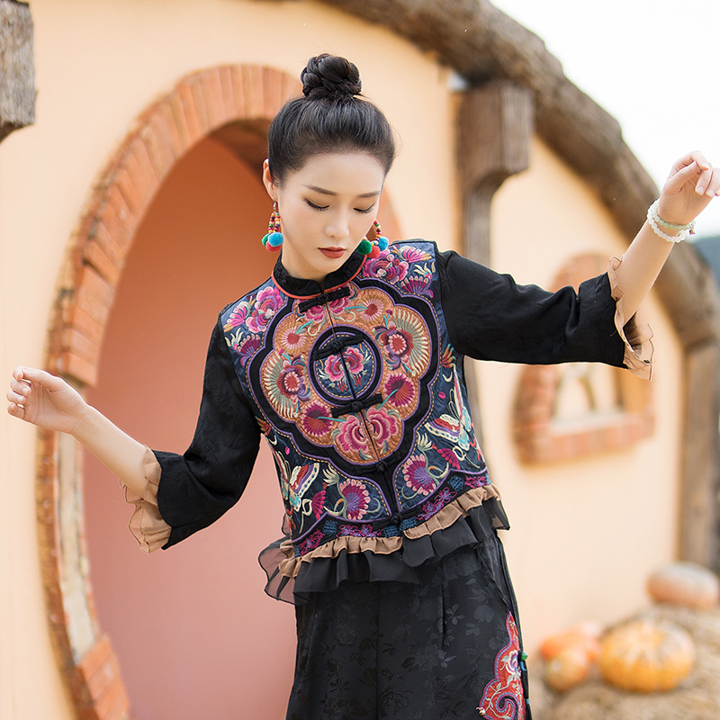 民族风缎面刺绣上衣短款百搭开衫外套新款中式春秋季民族风重工女