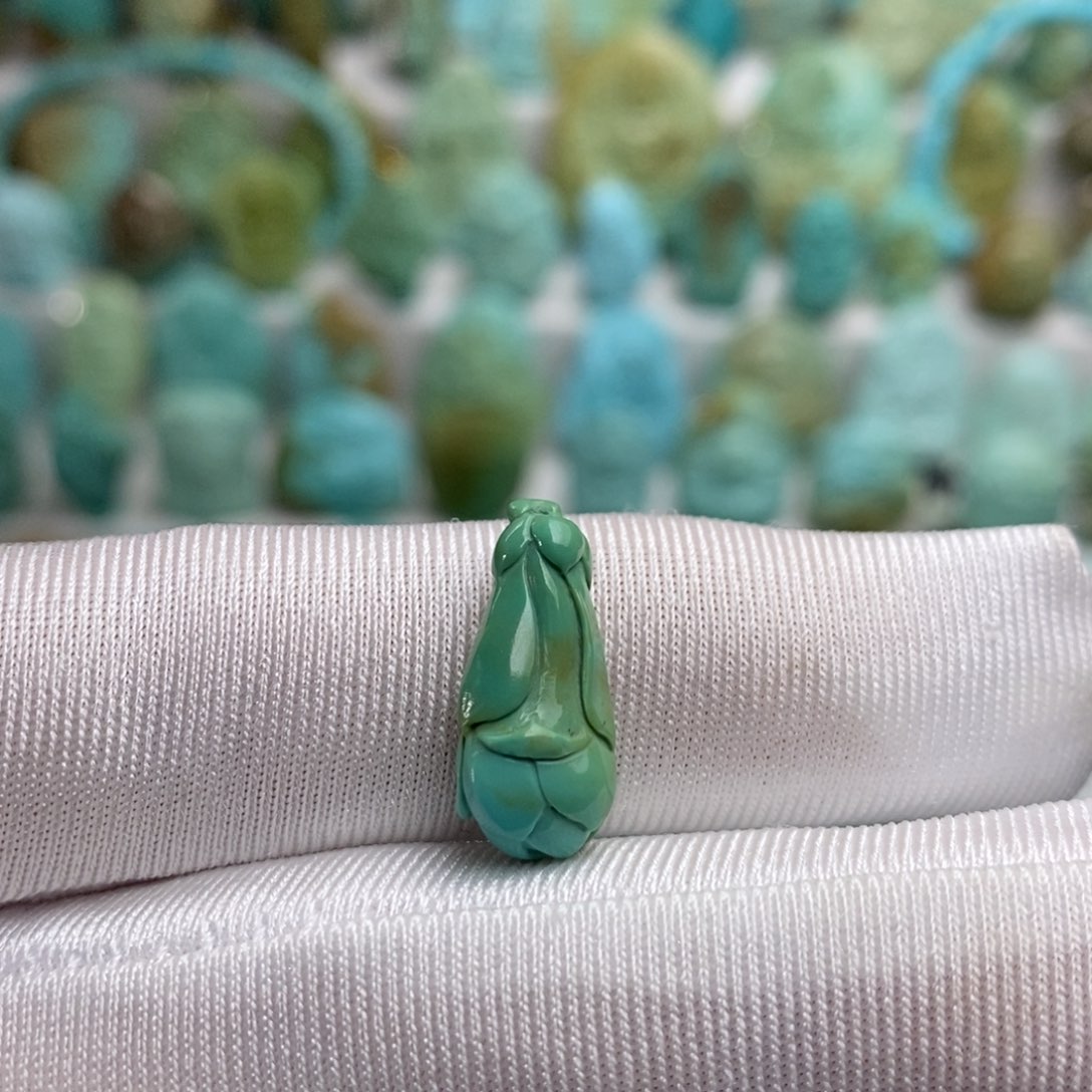 锦***体绿松石未镶嵌绿松石