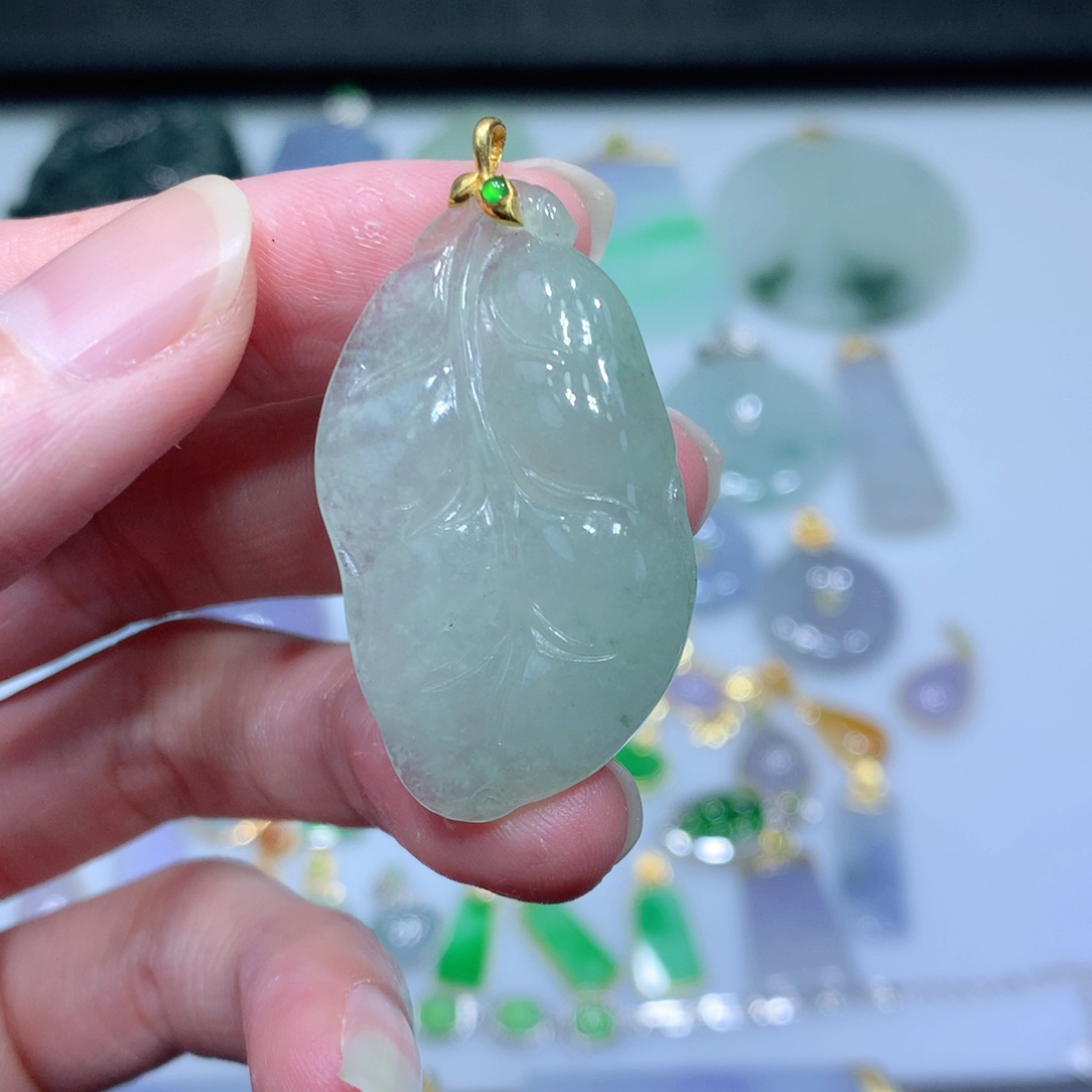 翡翠吊坠(不含链)18K金镶嵌