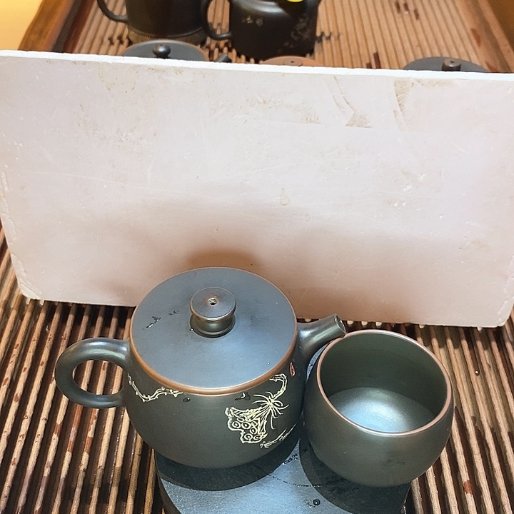 紫砂茶壶叮**练220cc14孔坭兴陶