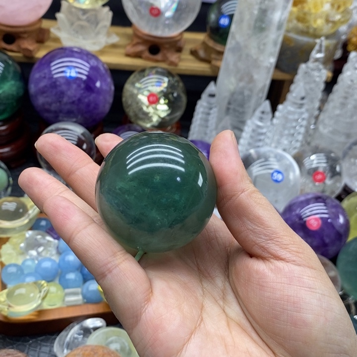 阅***火石材天然萤石球摆件