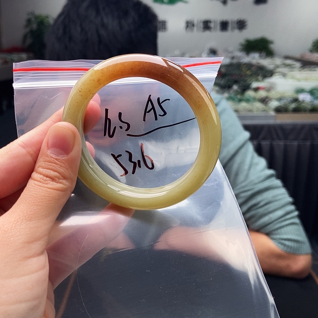 和田玉未镶嵌手镯颜色多样性发拍一发一