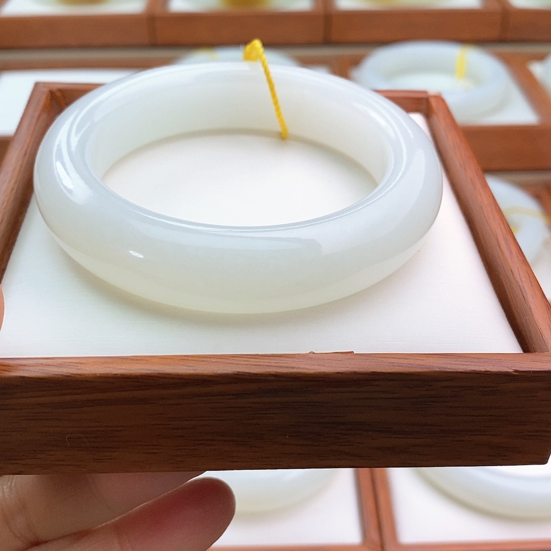 和田玉（白玉）手镯未镶嵌用****3