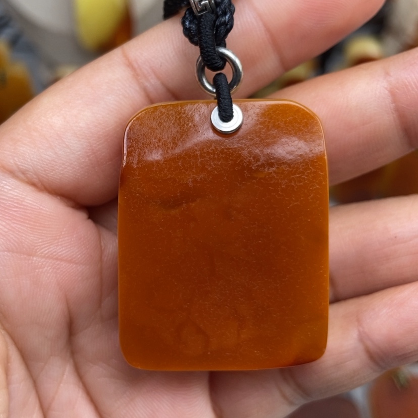 【闪购商品】琥珀颈饰未镶嵌