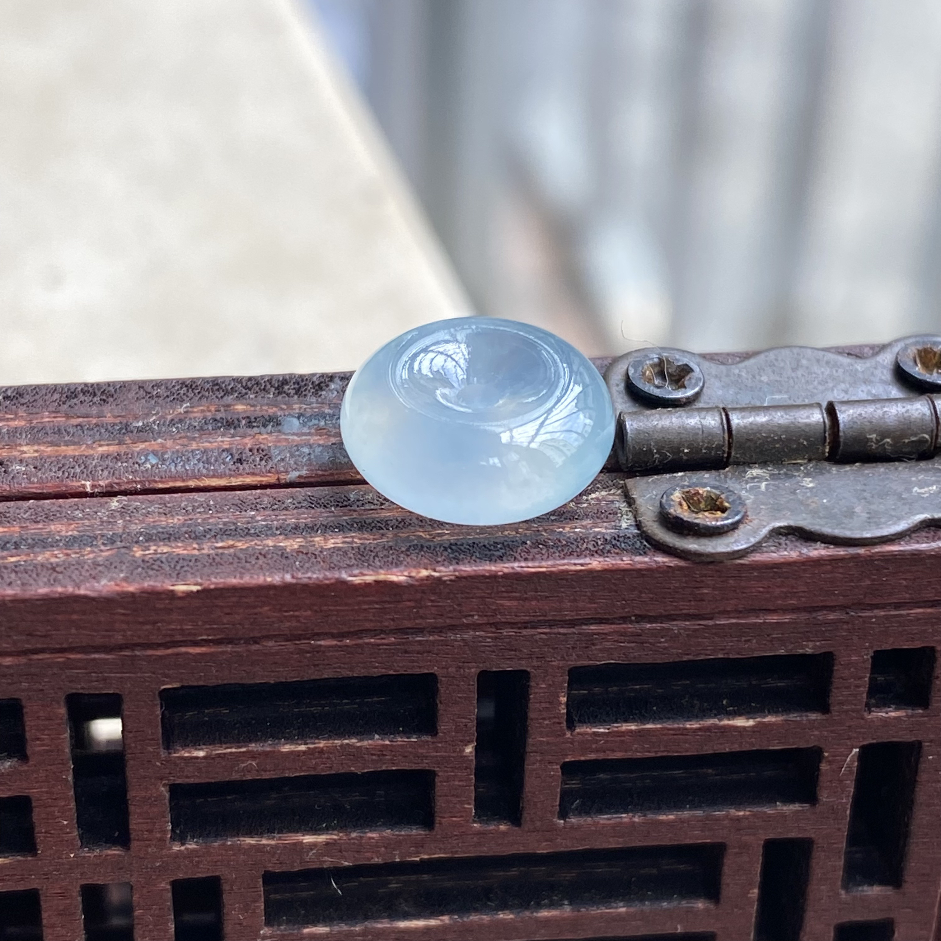 10.3-4.2老坑冰起莹光小扣C0826缅甸翡翠圆珠冰透水润种老无纹裂