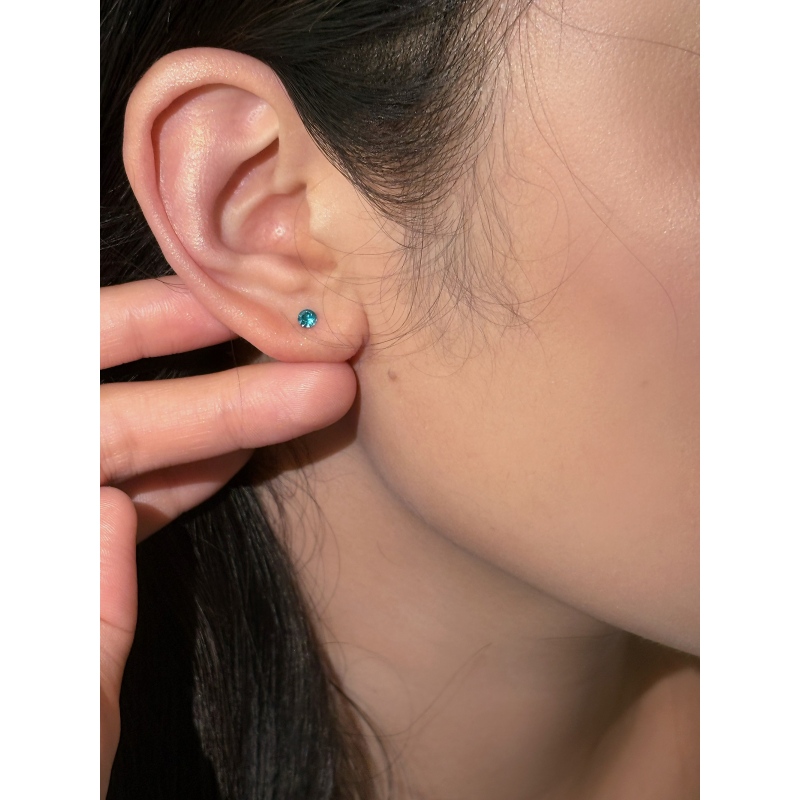 拟人泪｜Chu春·蓝色锆石耳骨钉（4mm）