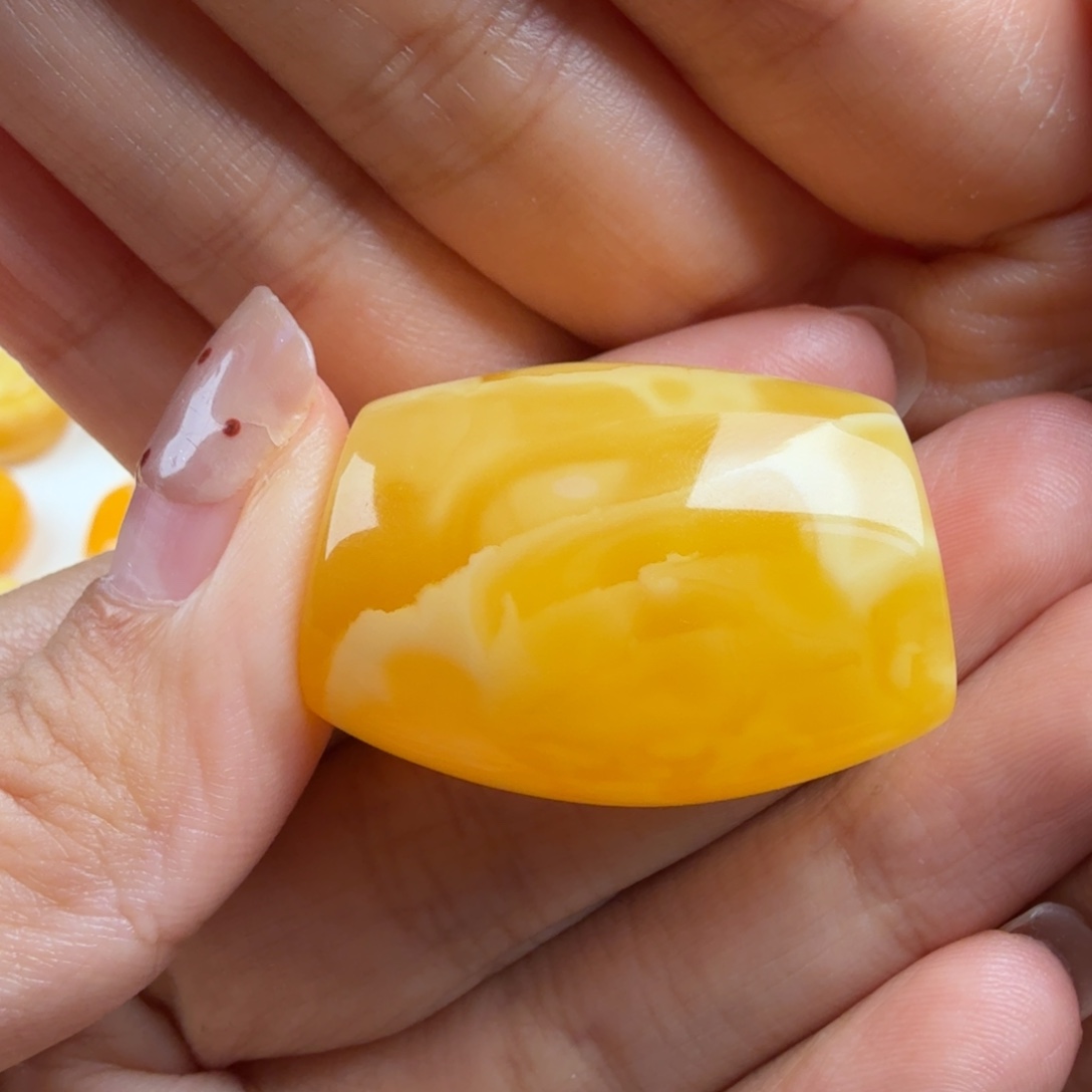 琥珀未镶嵌颈饰纯天然琥珀蜜蜡无优化