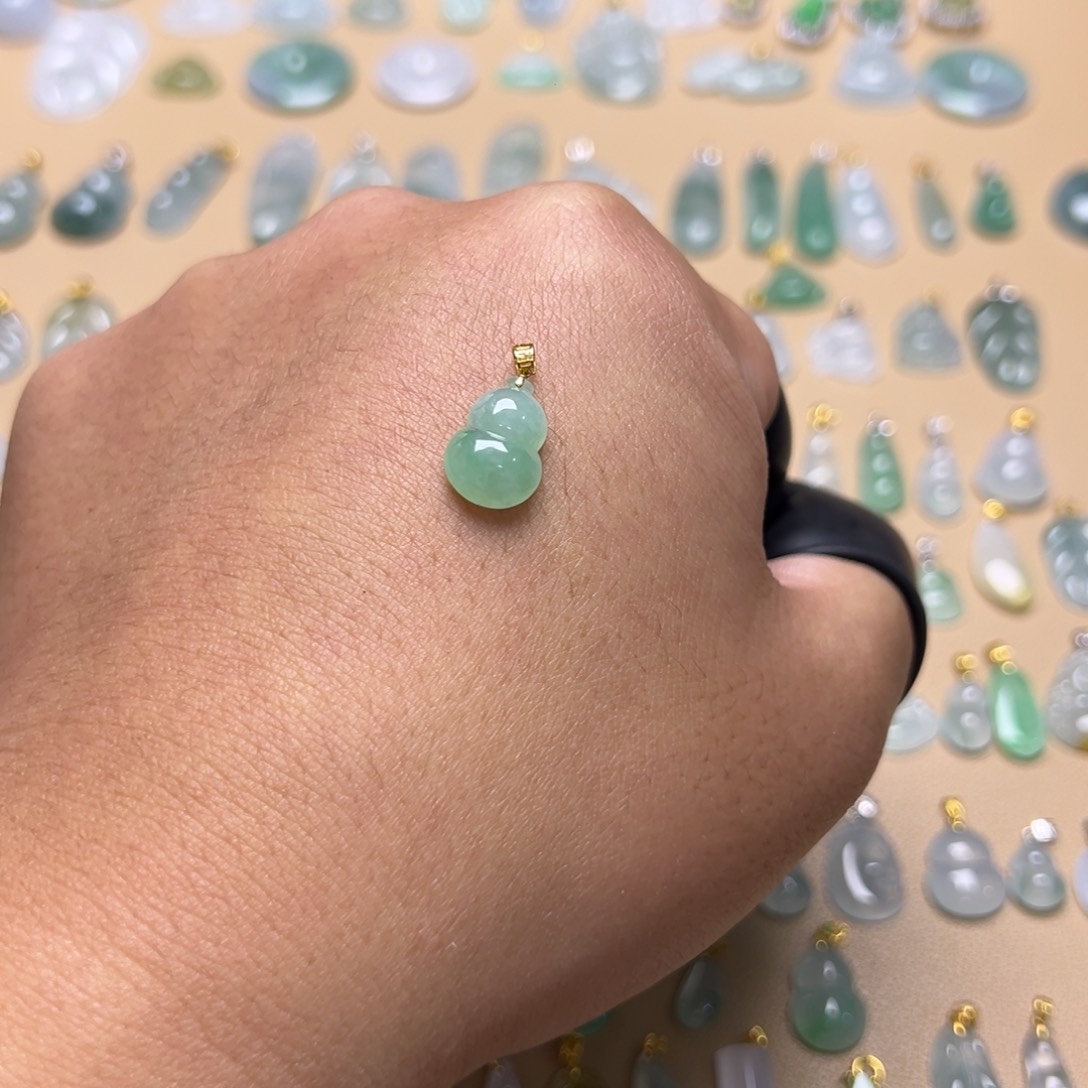 翡翠颈饰18K金镶嵌葫芦