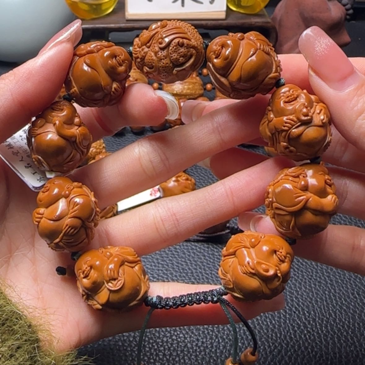 【闪购商品】橄榄核吊坠瑞兽弥勒