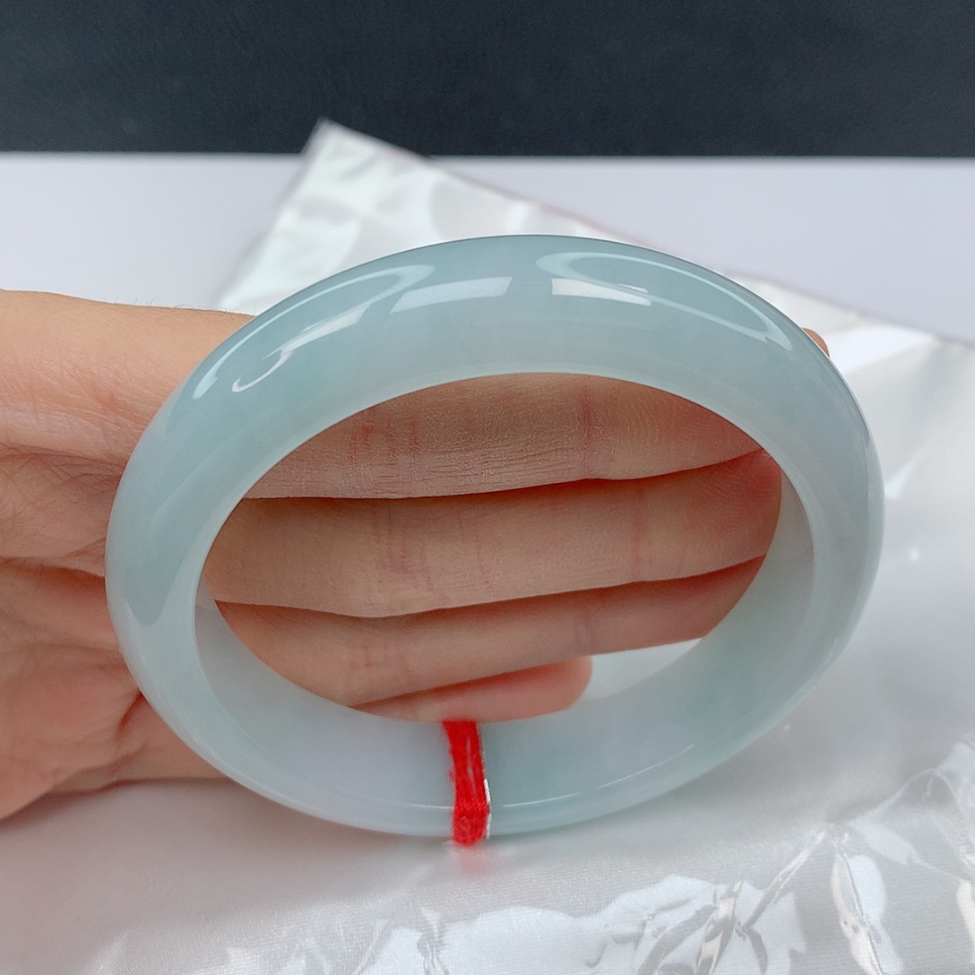 翡翠手镯未镶嵌58.3正圈淡蓝白渐变细腻胶润