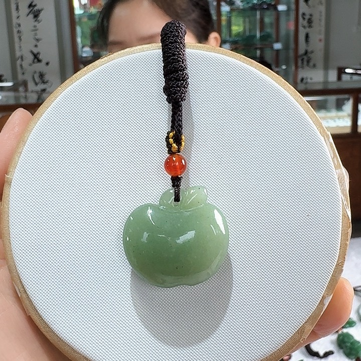 密玉（石英质玉）未镶嵌颈饰