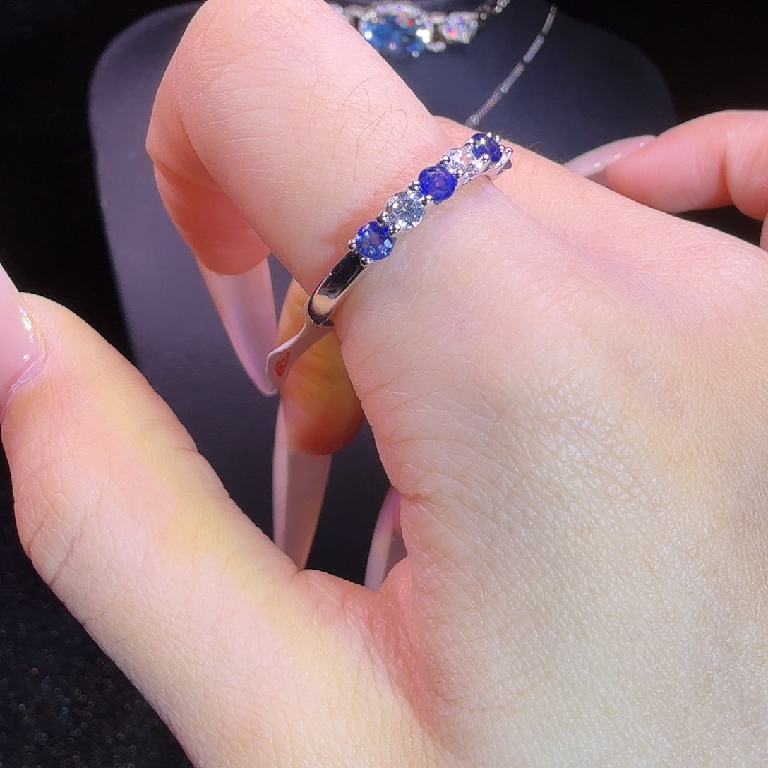 银S925镶嵌蓝宝石戒指