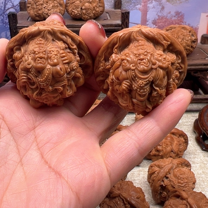 爱***地把件核桃南僵石三头六臂明王