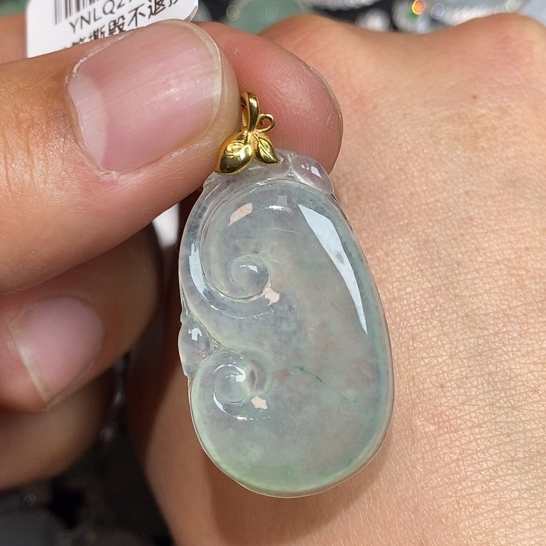 翡翠颈饰18K金镶嵌如意