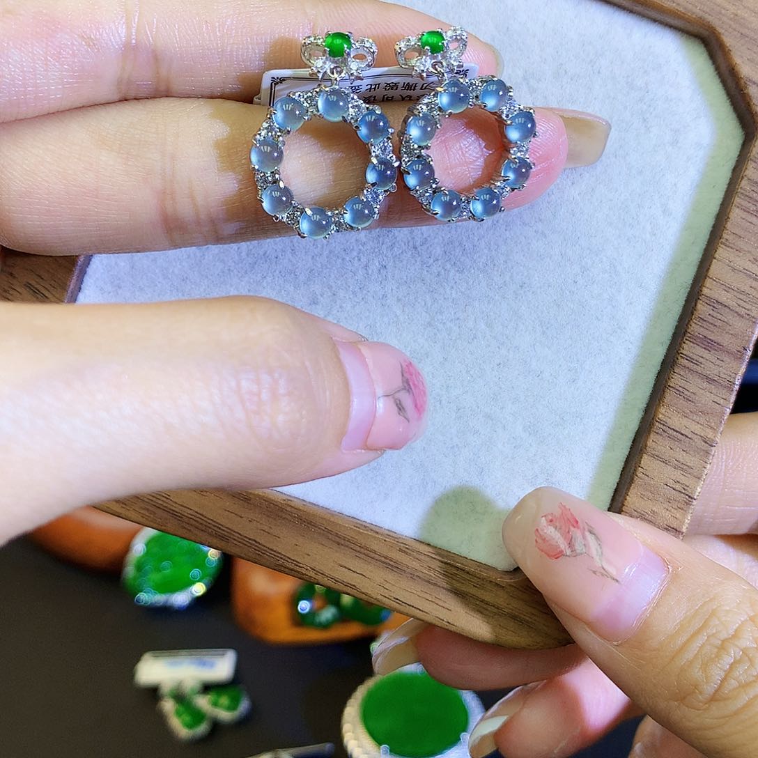 翡翠耳饰银S925镶嵌天然翡翠耳钉