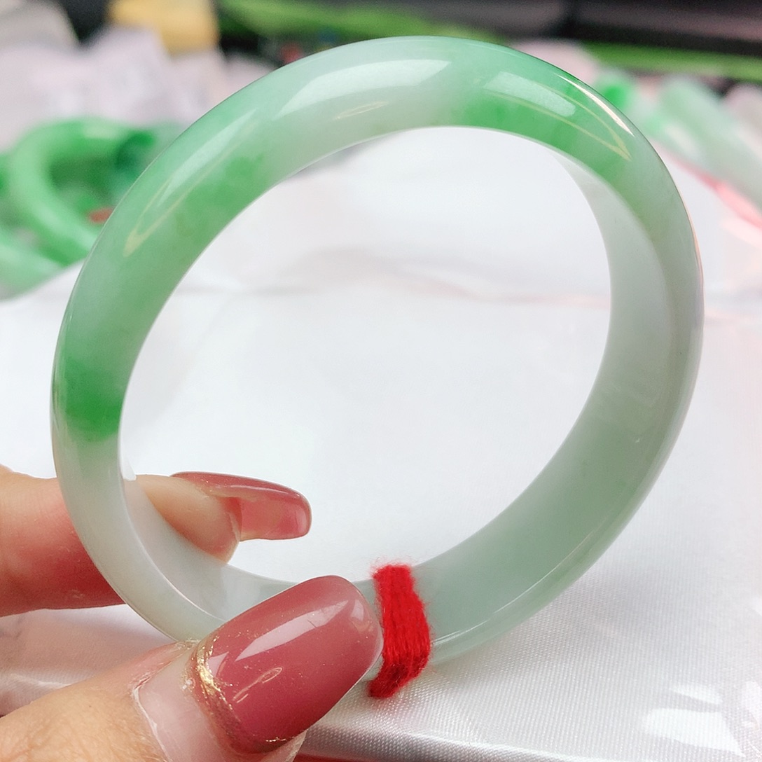 翡翠手镯未镶嵌贵妃52