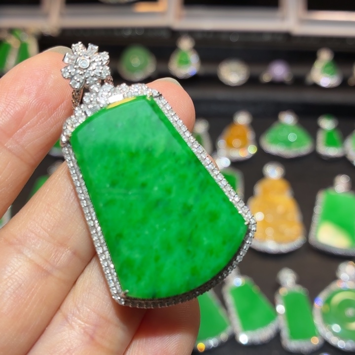 翡翠18K金镶嵌吊坠(不含链)翡翠