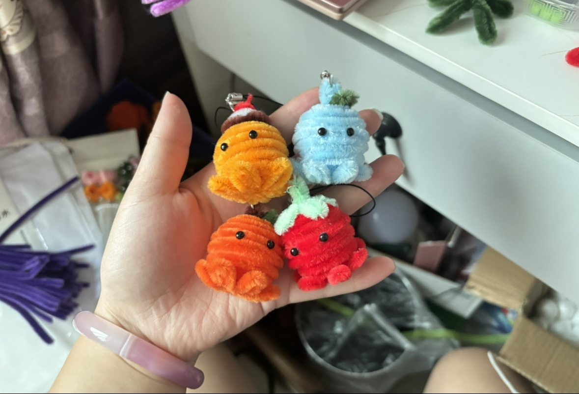 娜娜手工扭扭棒小章鱼挂件成品（下单备注颜色）