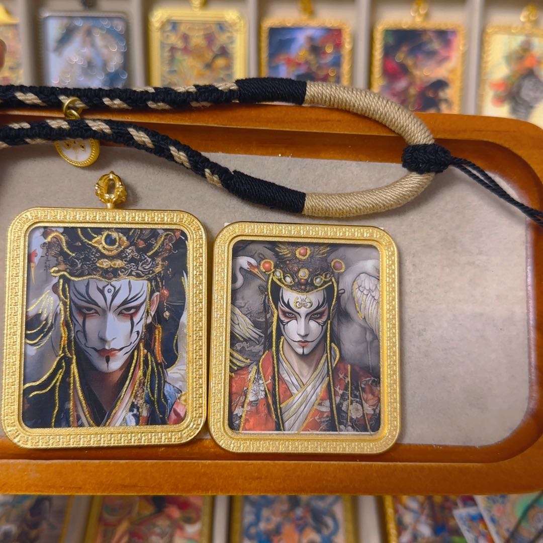 吊坠是**啊唐卡999999