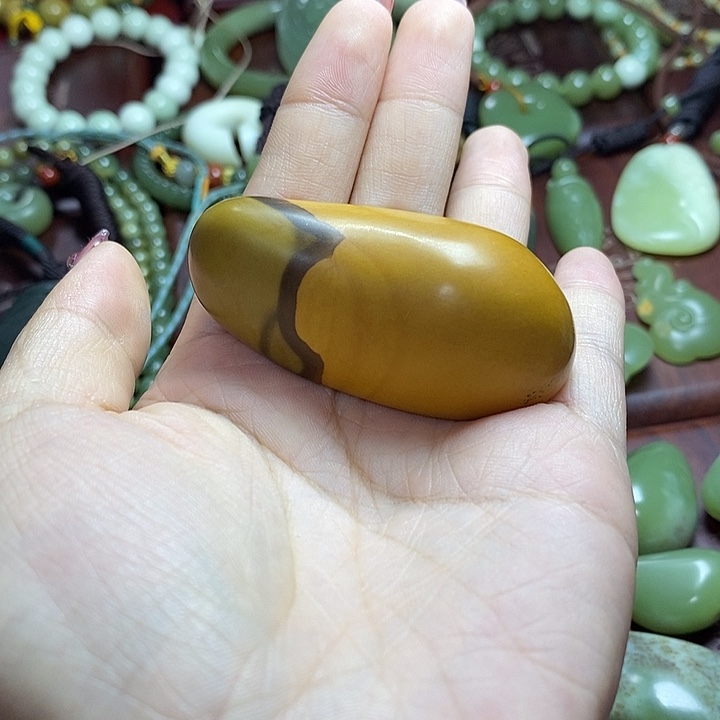 岫岩河磨玉（透闪石质玉）把件未镶嵌福***?